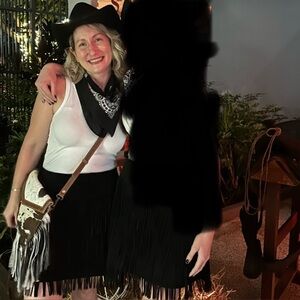 100% wool Twister cowgirl hat size medium . Used only once. Perfect shape